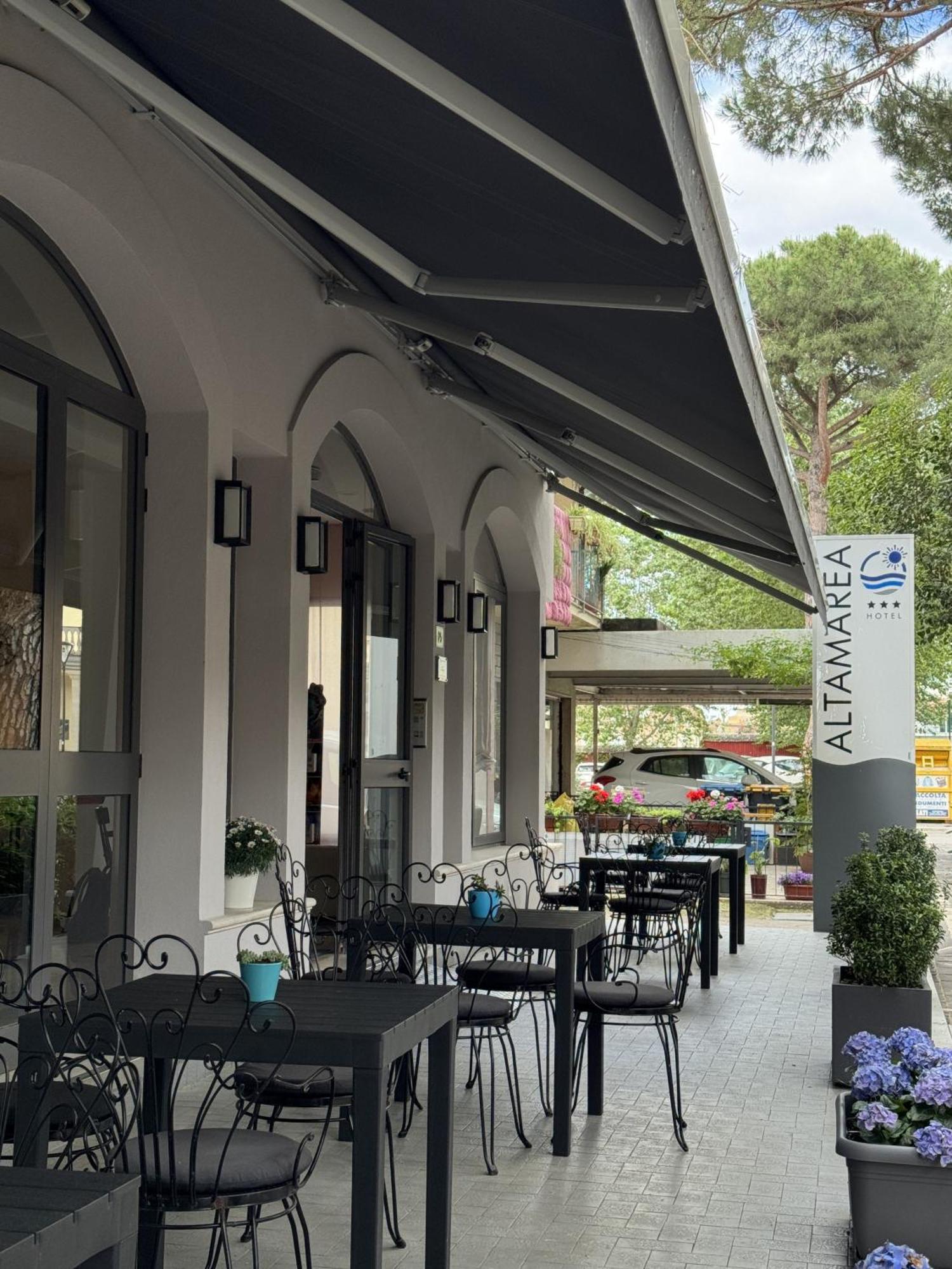 Hotel Altamarea Misano Adriatico Exterior foto